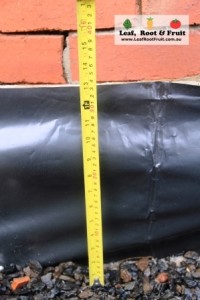 We've found the optimum depth for the planting soil to be around 30 cm